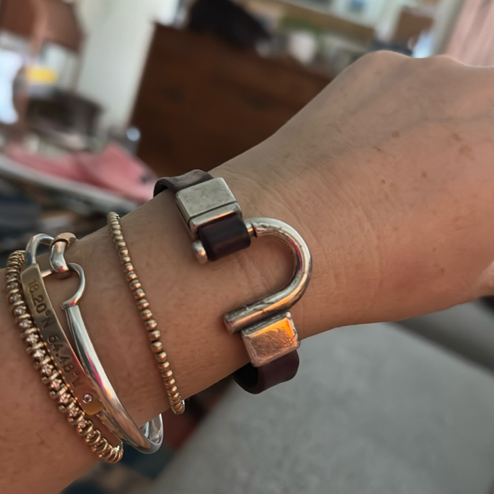 Leather a silver hook bracelet